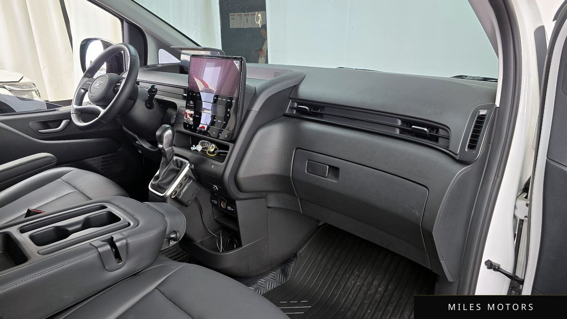 Hyundai Staria 2024 — миниатюра 10