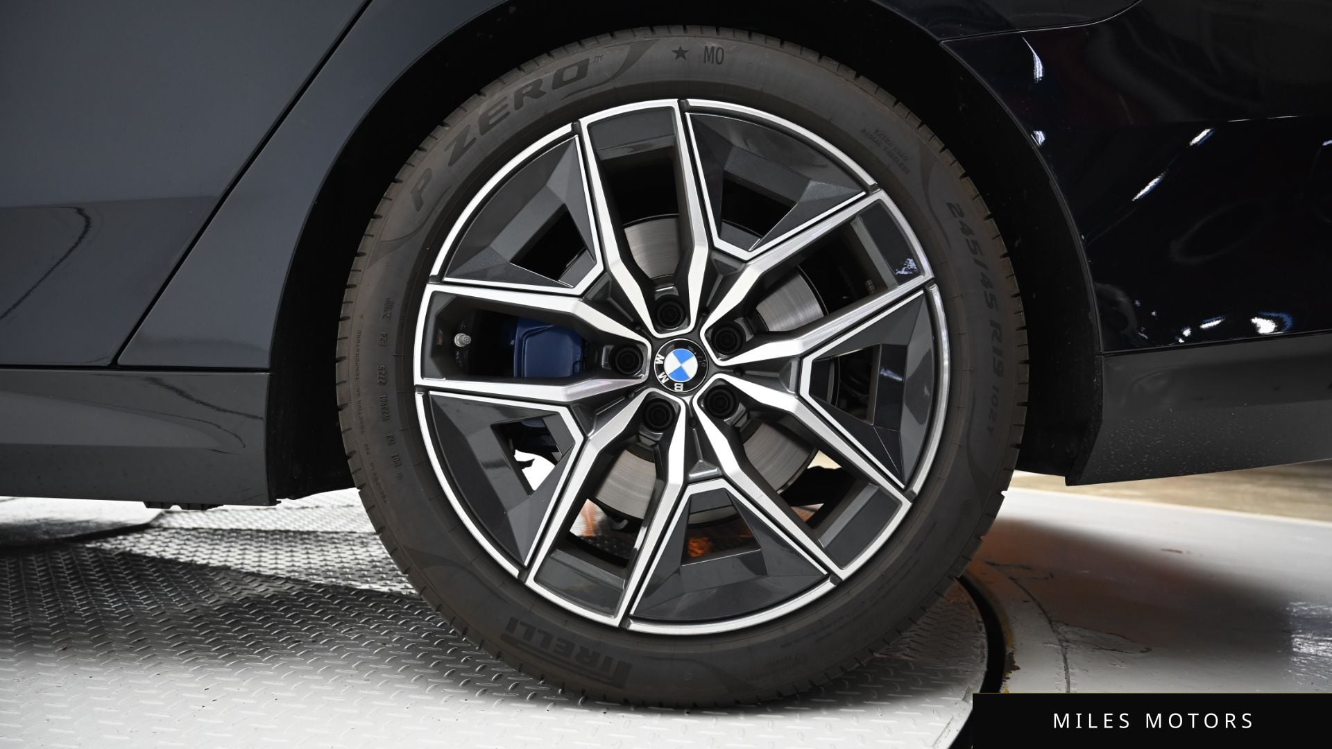 BMW 5 Series (G60) 2026 — миниатюра 5