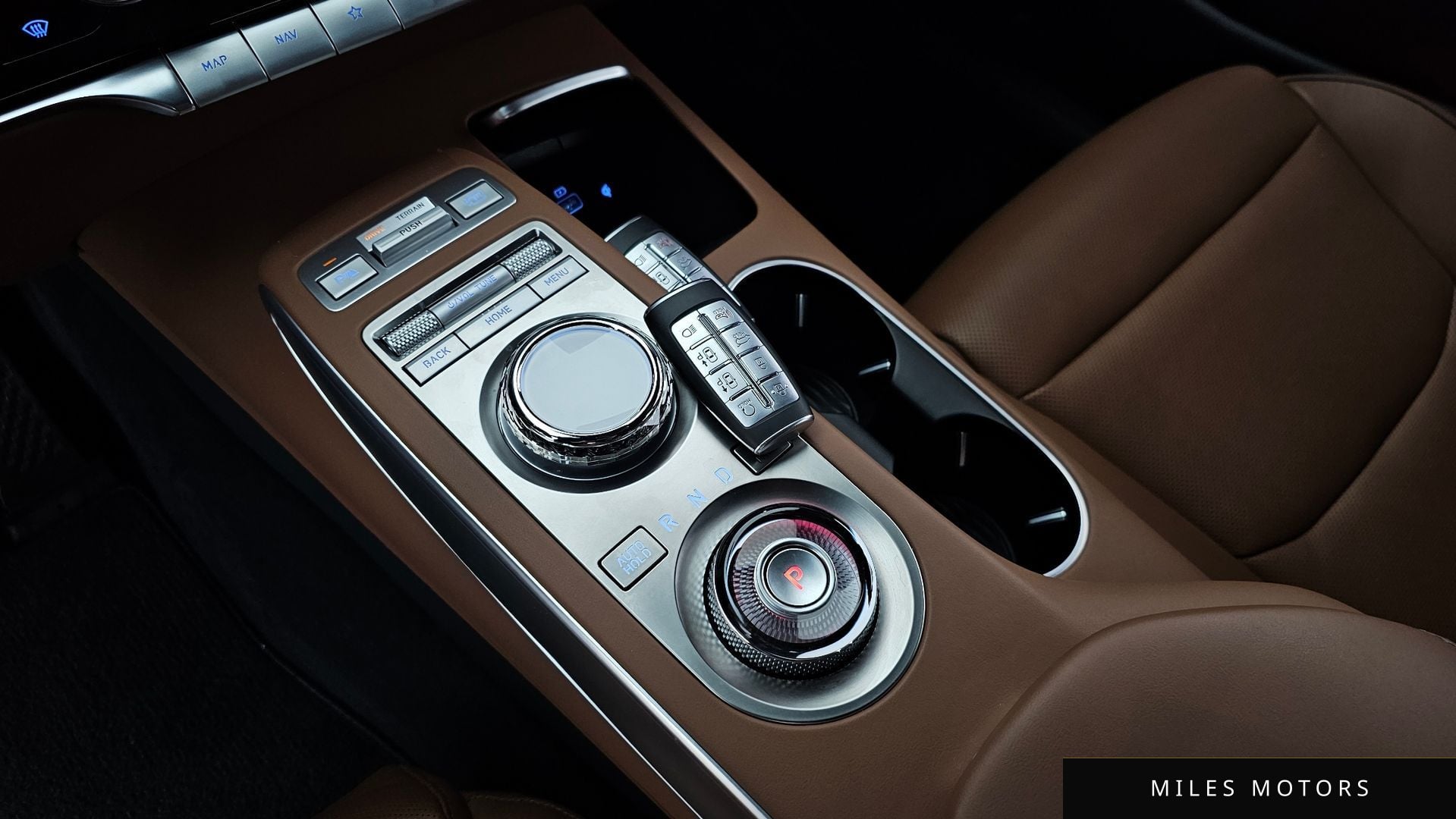 Genesis GV70 2024 — миниатюра 9