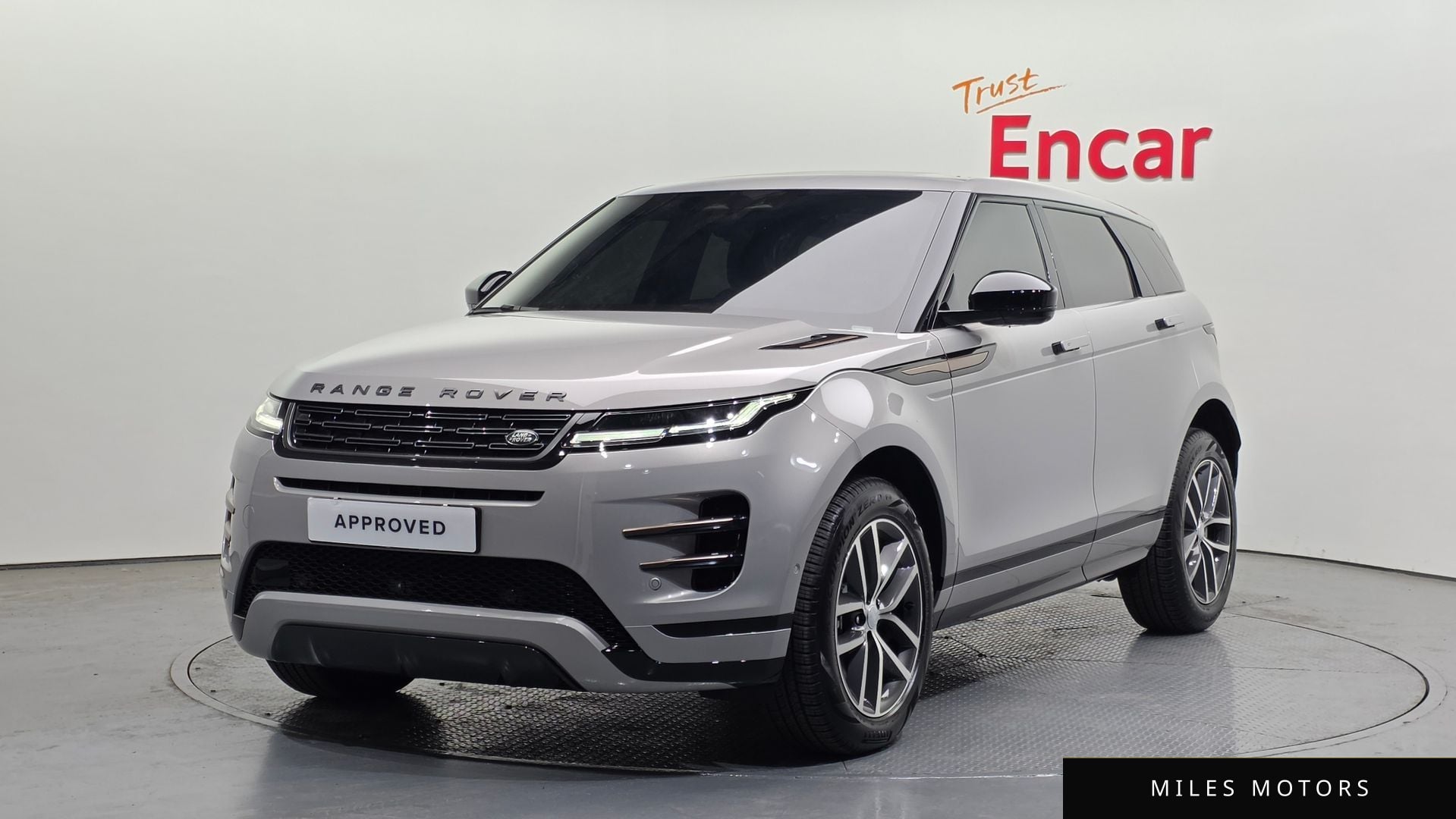 Land Rover Range Rover Evoque 2025 — фото 1 из 12