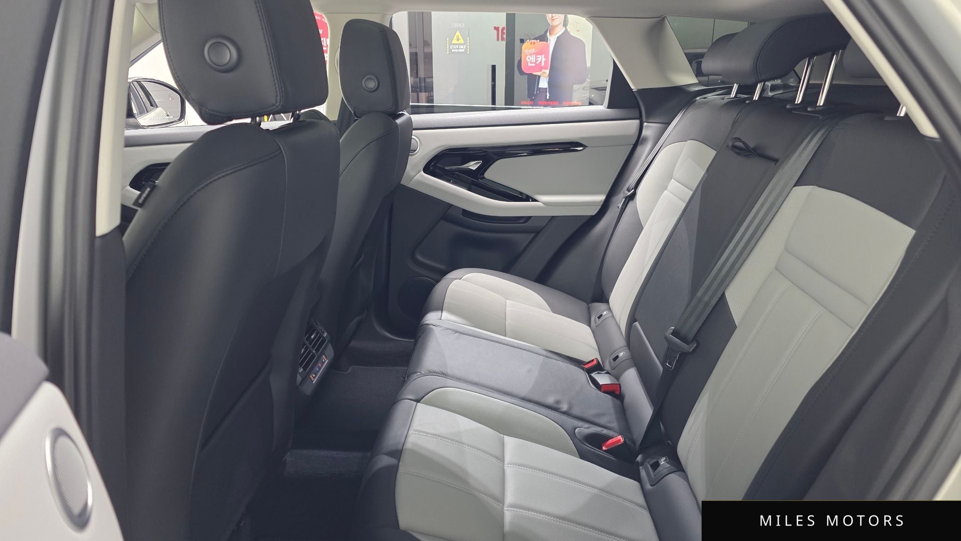 Land Rover Range Rover Evoque 2025 — миниатюра 4