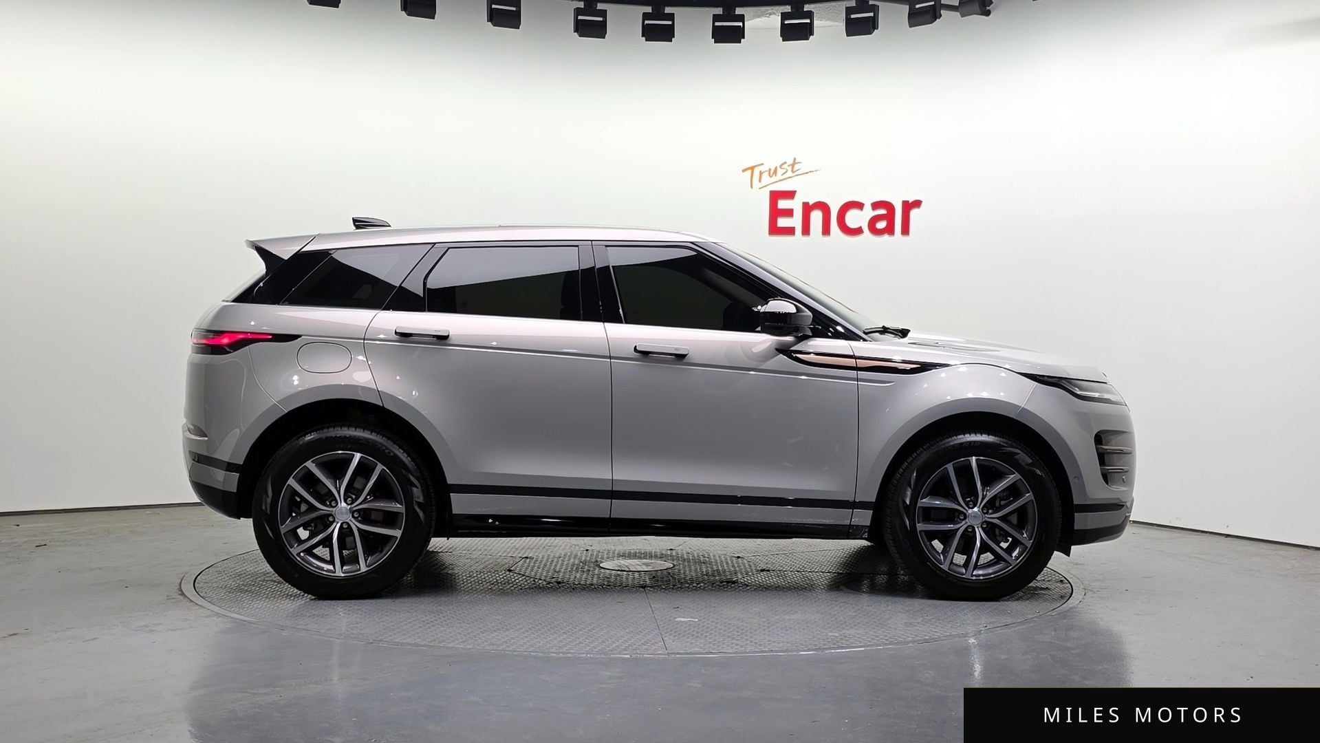Land Rover Range Rover Evoque 2025 — миниатюра 5