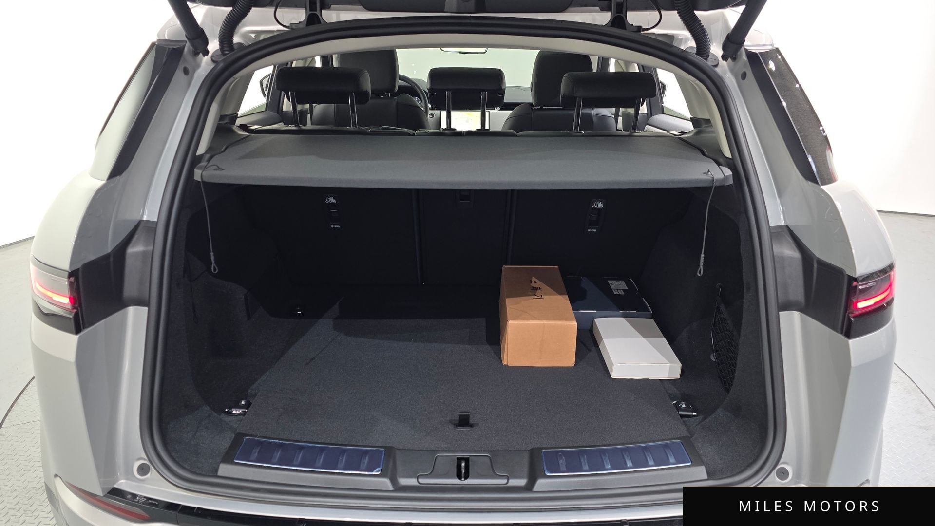 Land Rover Range Rover Evoque 2025 — миниатюра 10