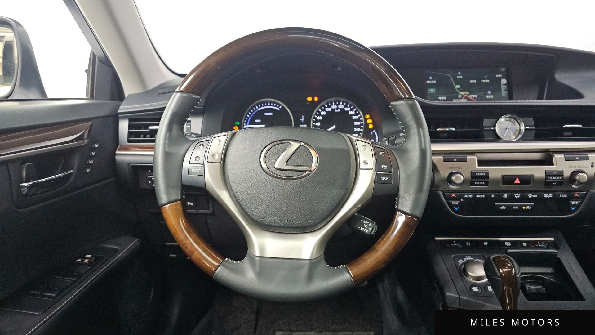 Лексус ES300h 2014 — миниатюра 11