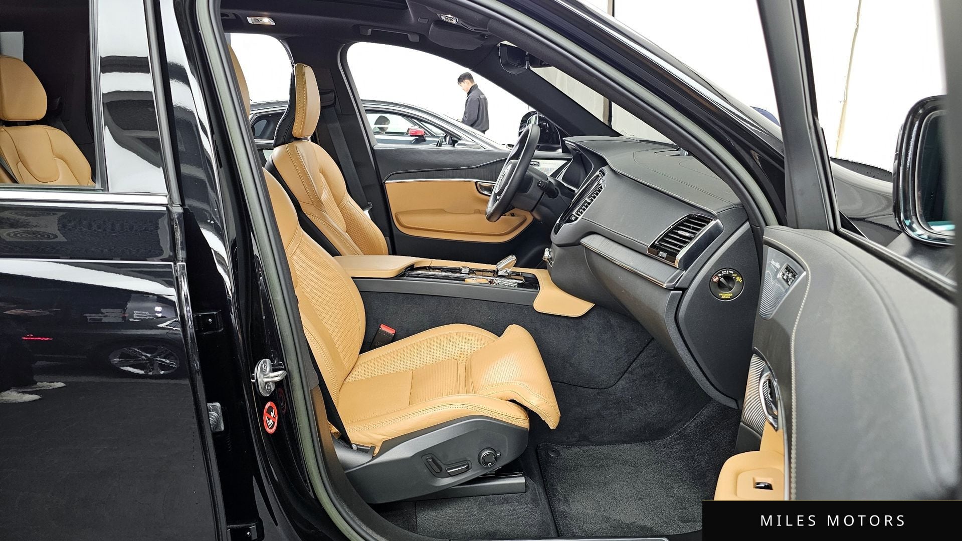Volvo XC90 2022 — миниатюра 11