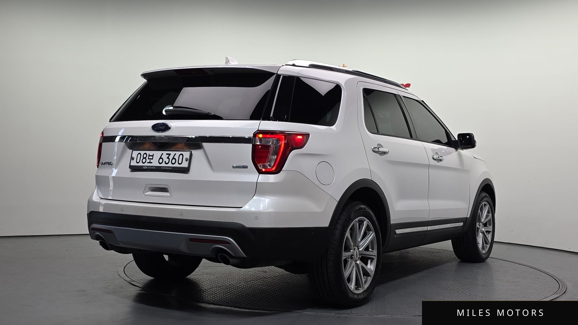 Ford Explorer 2017 — миниатюра 2