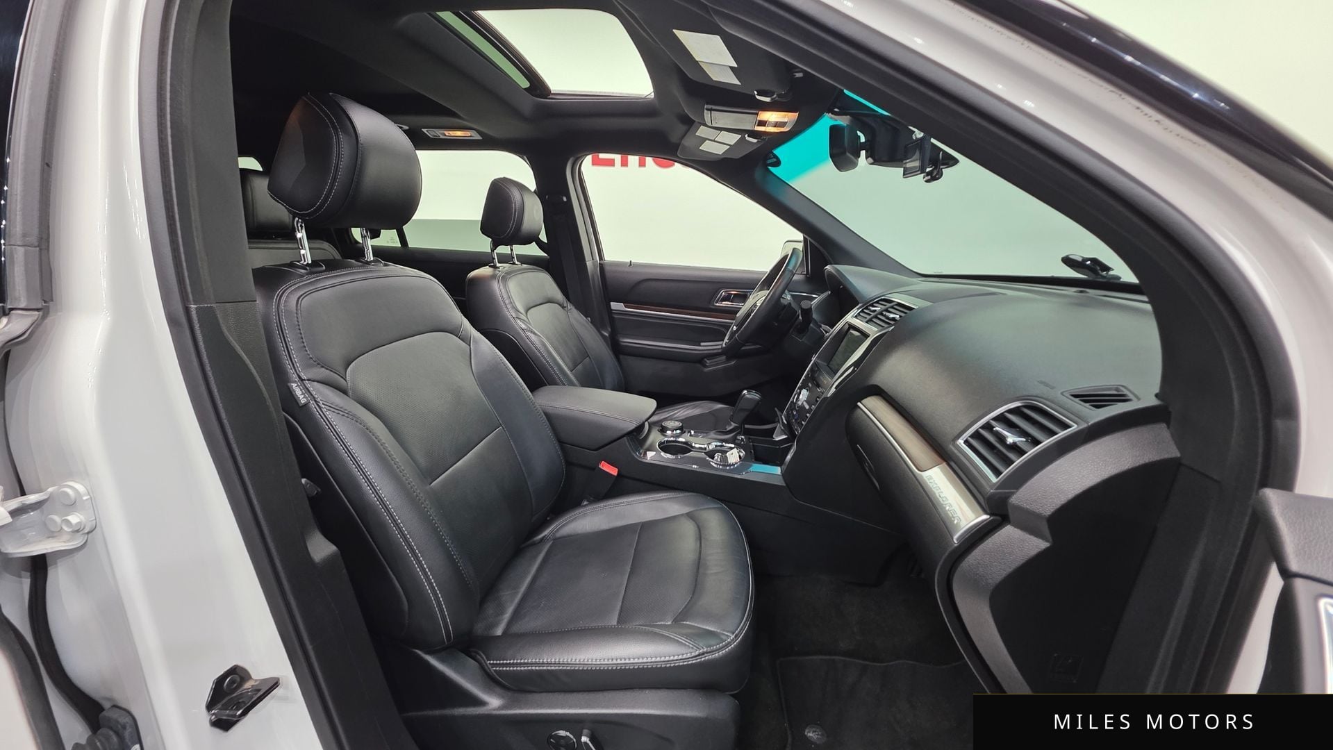 Ford Explorer 2017 — миниатюра 10