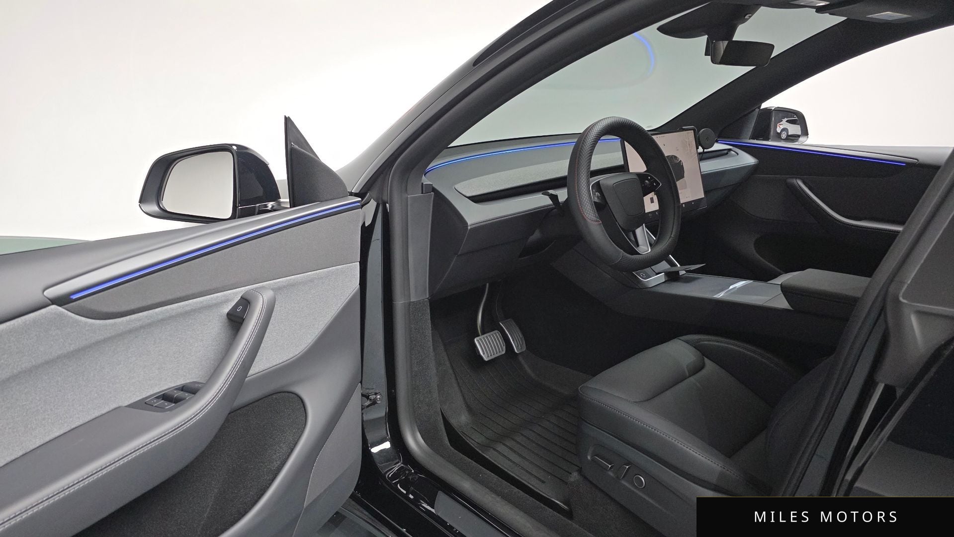Tesla Model Y 2026 — миниатюра 12