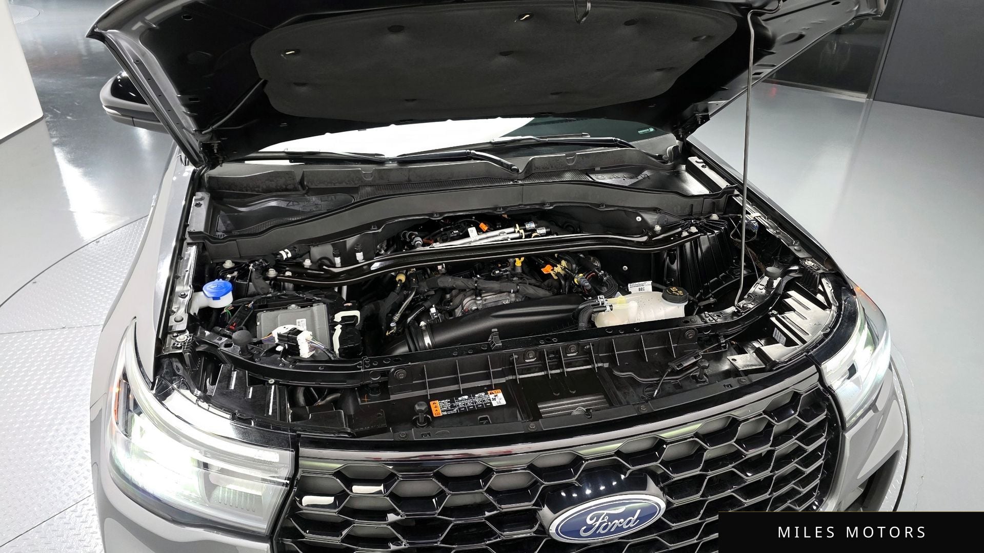 Ford Explorer 2025 — миниатюра 6