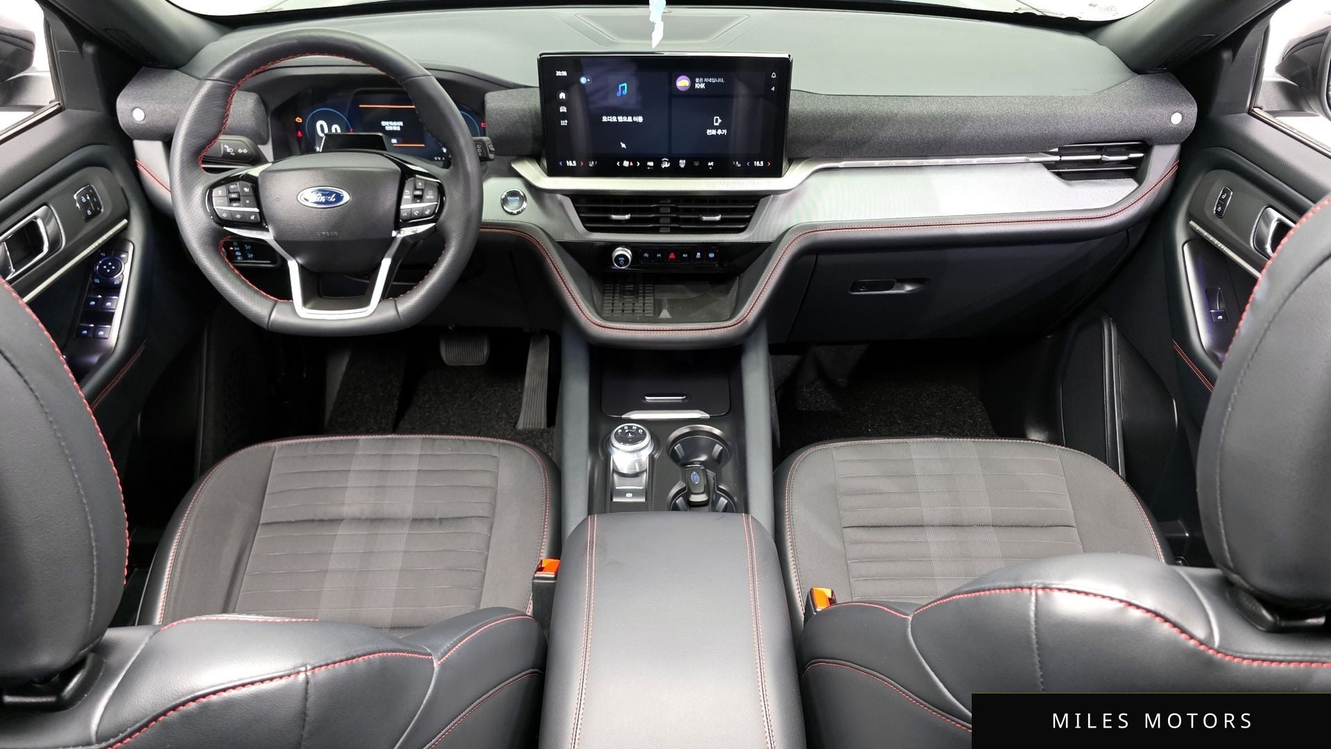 Ford Explorer 2025 — миниатюра 10