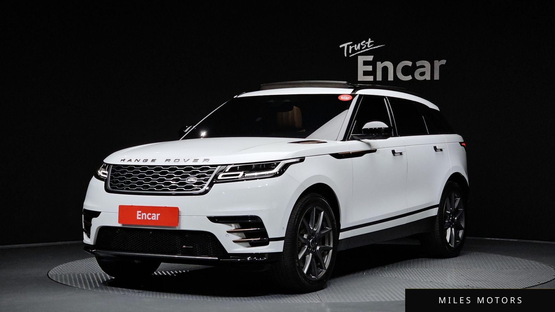 Land Rover Range Rover Velar 2022 — фото 1 из 12