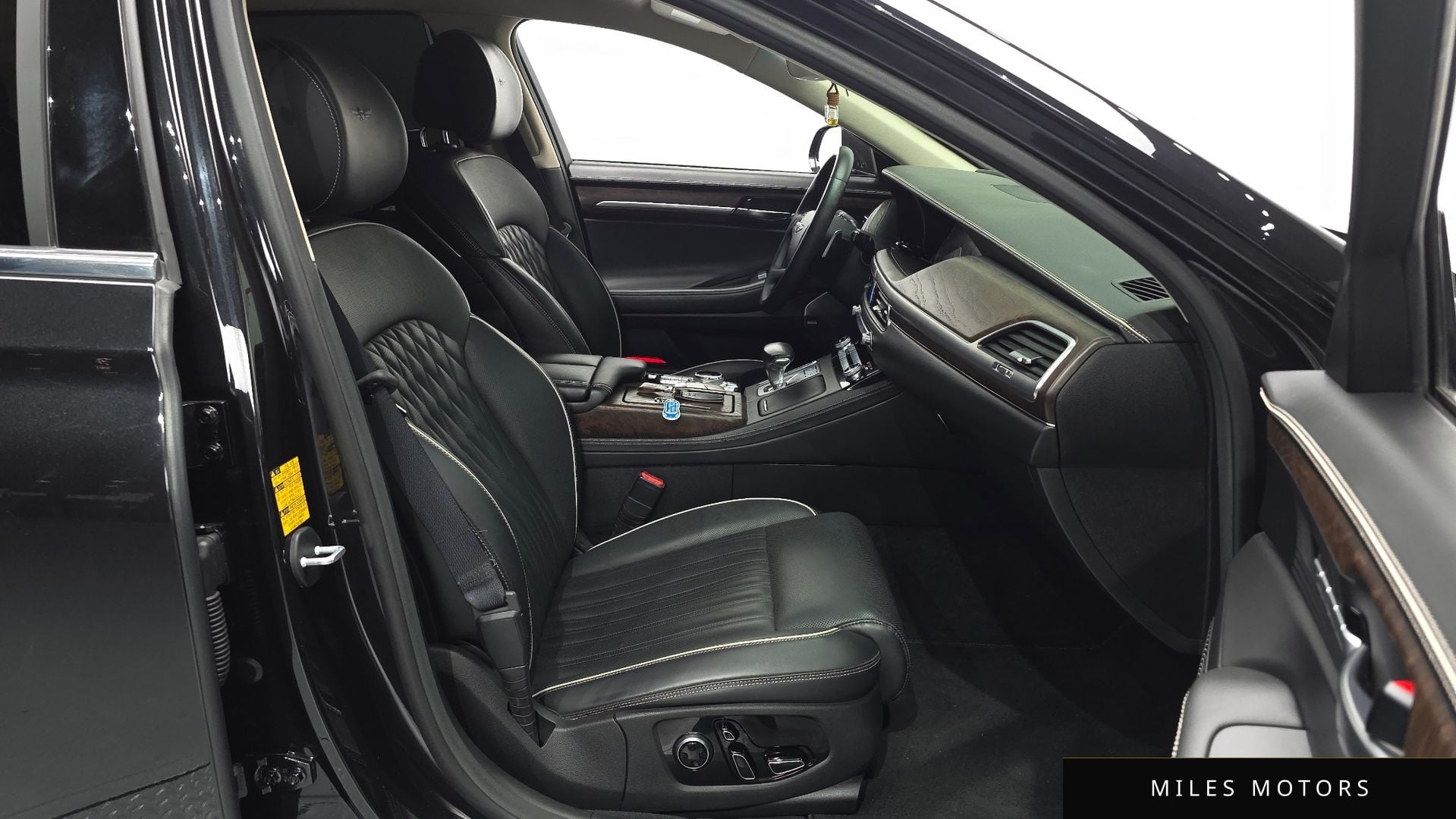 Genesis G90 2019 — миниатюра 10