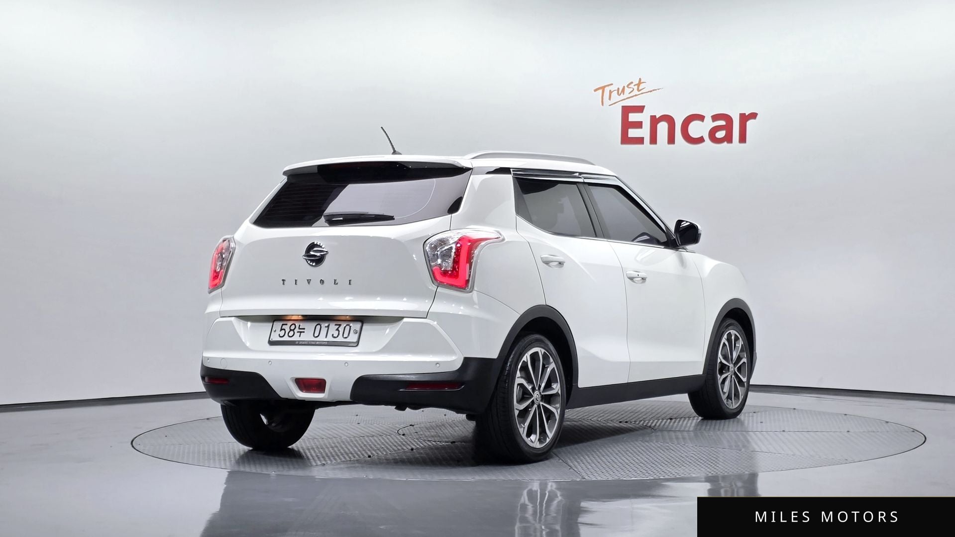 KG Mobility Tivoli 2017 — фото 1 из 12