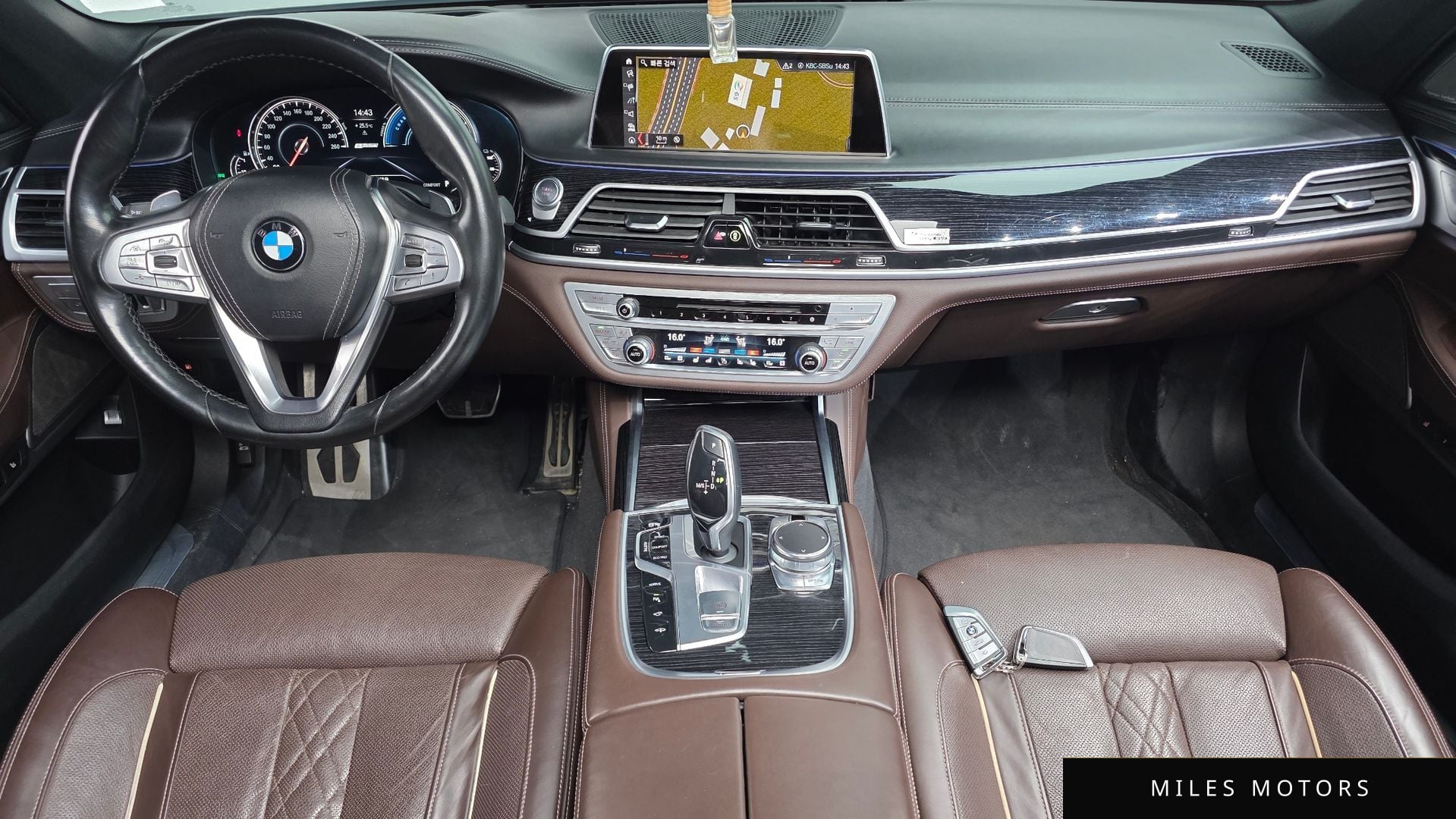 BMW 7 Series (G11) 2019 — миниатюра 7