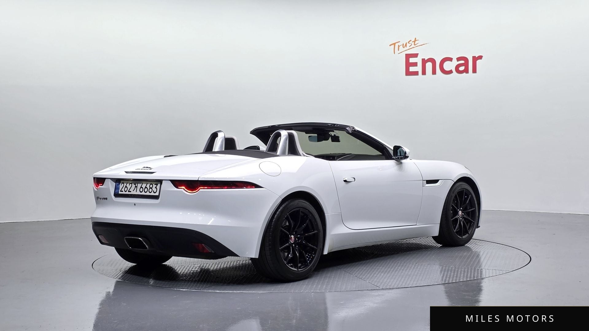 Jaguar F-TYPE 2019 — миниатюра 2