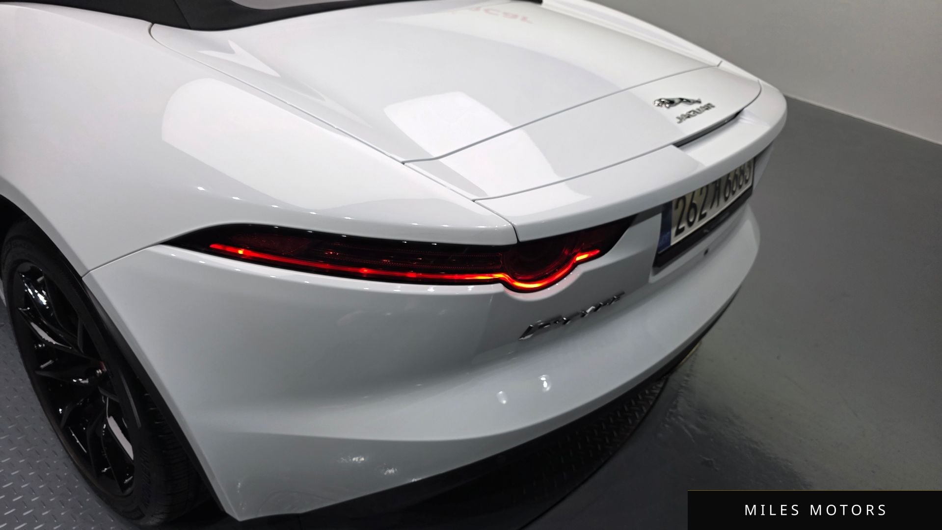 Jaguar F-TYPE 2019 — миниатюра 9