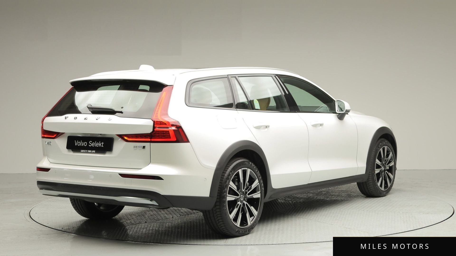 Volvo V60 2025 — миниатюра 4