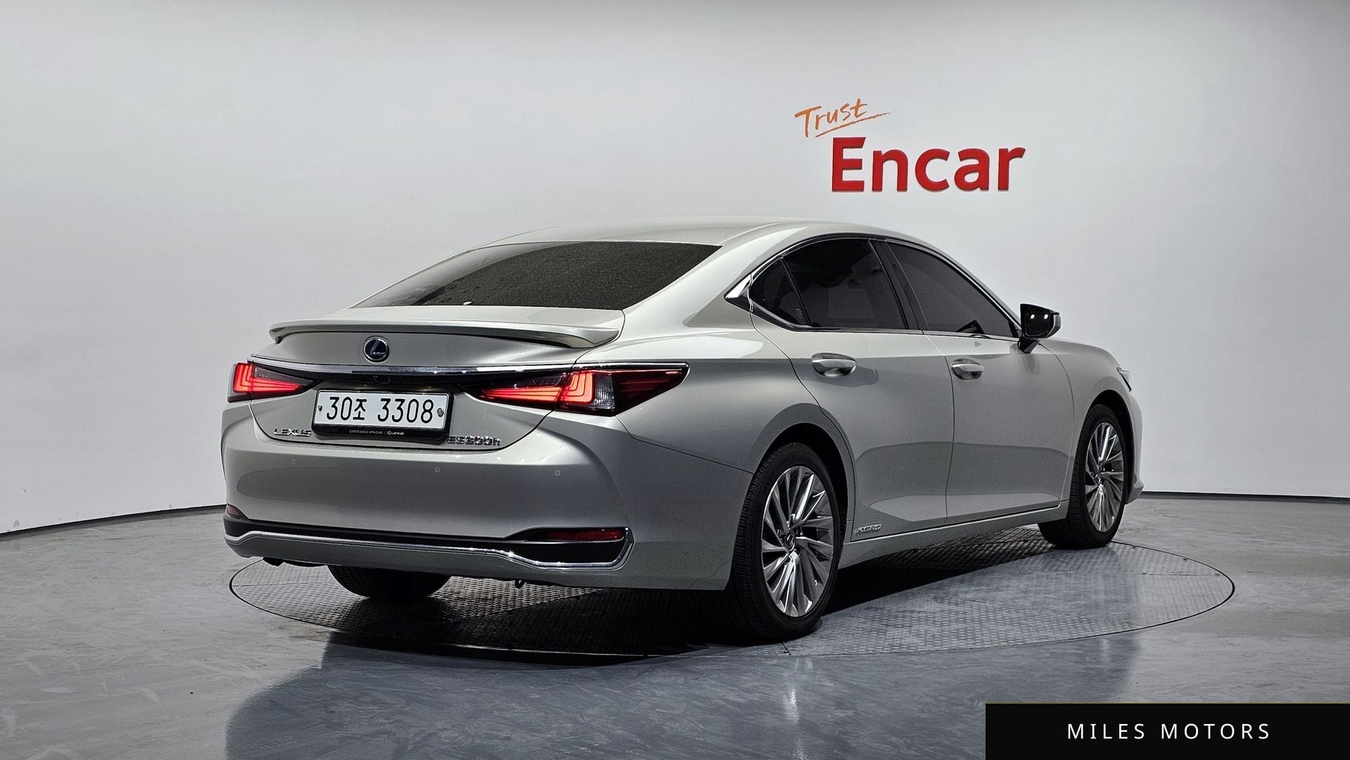 Лексус ES300h 2019 — миниатюра 2
