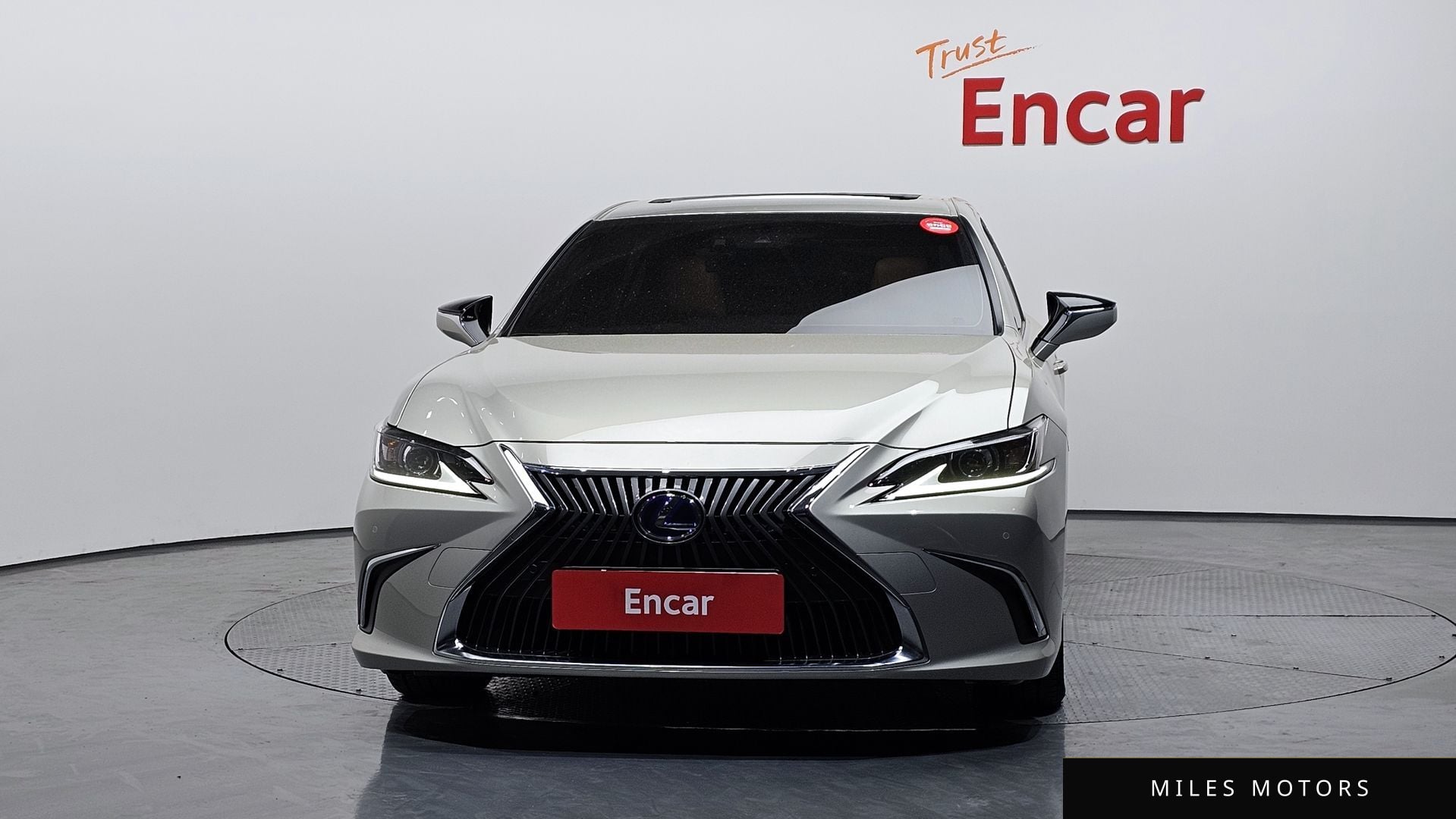 Лексус ES300h 2019 — миниатюра 3