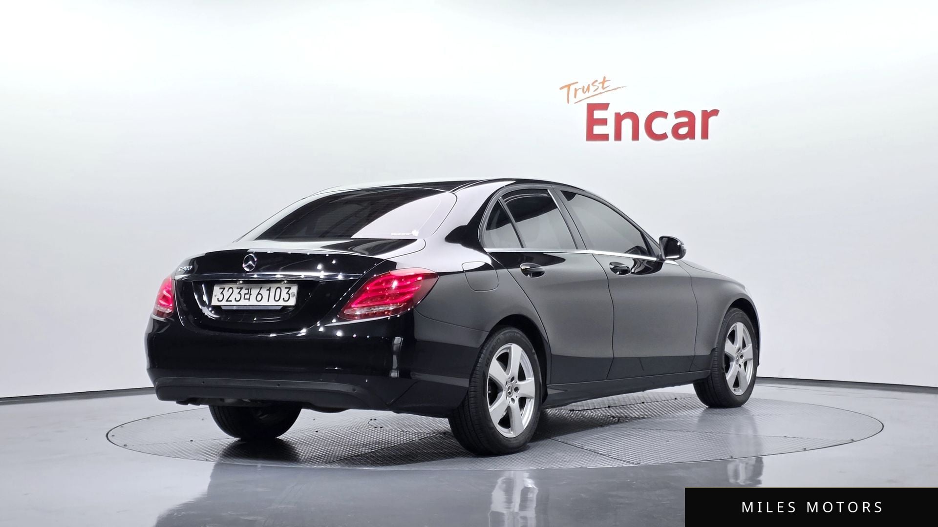 Mercedes-Benz C-Class W205 2017 — фото 1 из 12