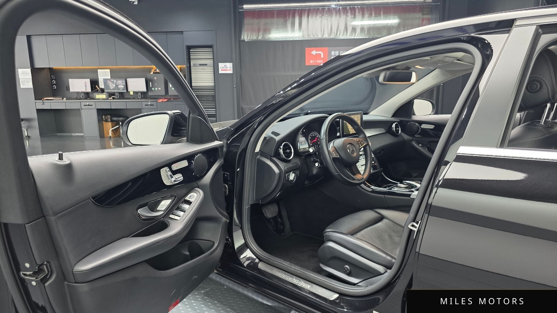 Mercedes-Benz C-Class W205 2017 — миниатюра 12