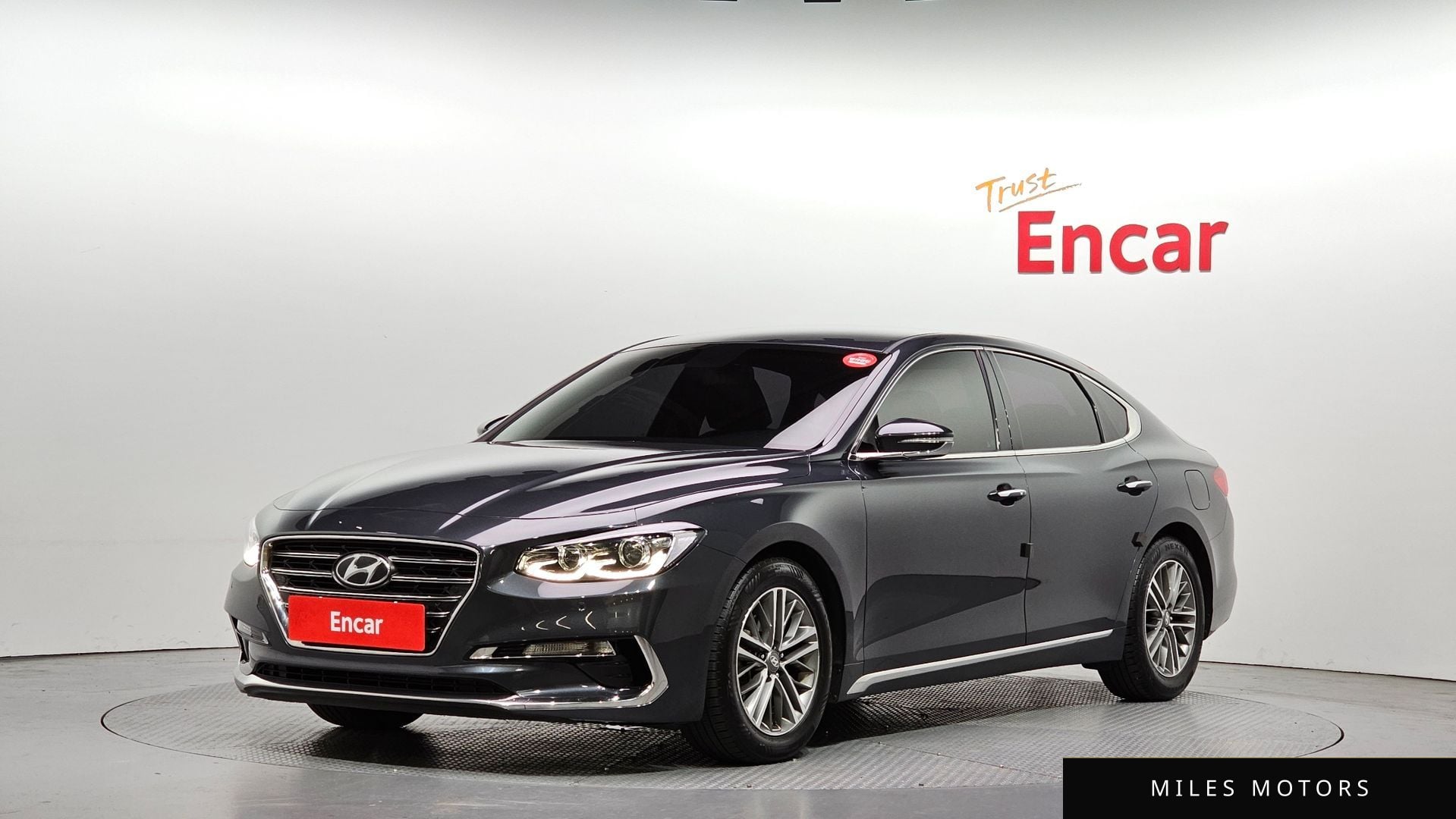 Hyundai Grandeur 2018 — фото 1 из 12