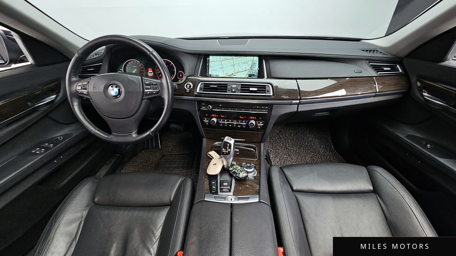 BMW 7 Series (F01) 2013 — миниатюра 7