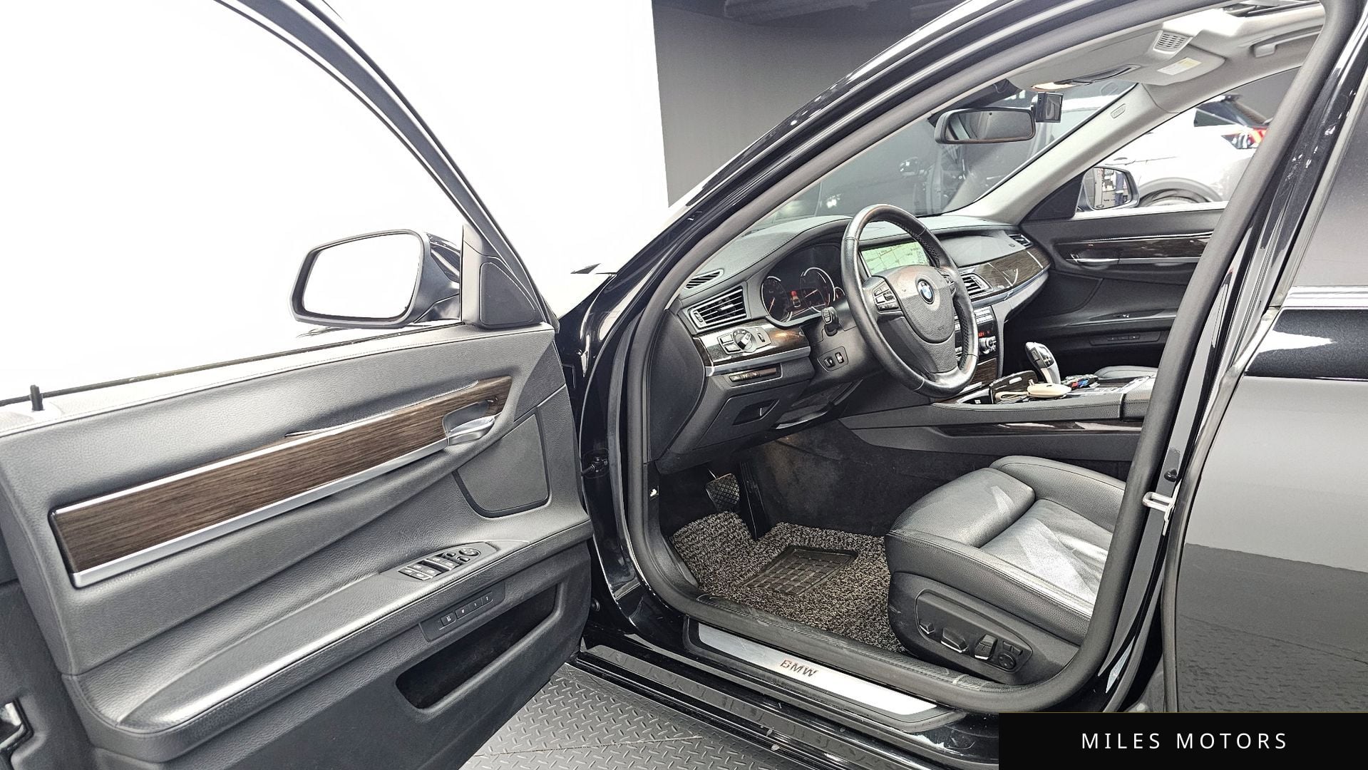 BMW 7 Series (F01) 2013 — миниатюра 10