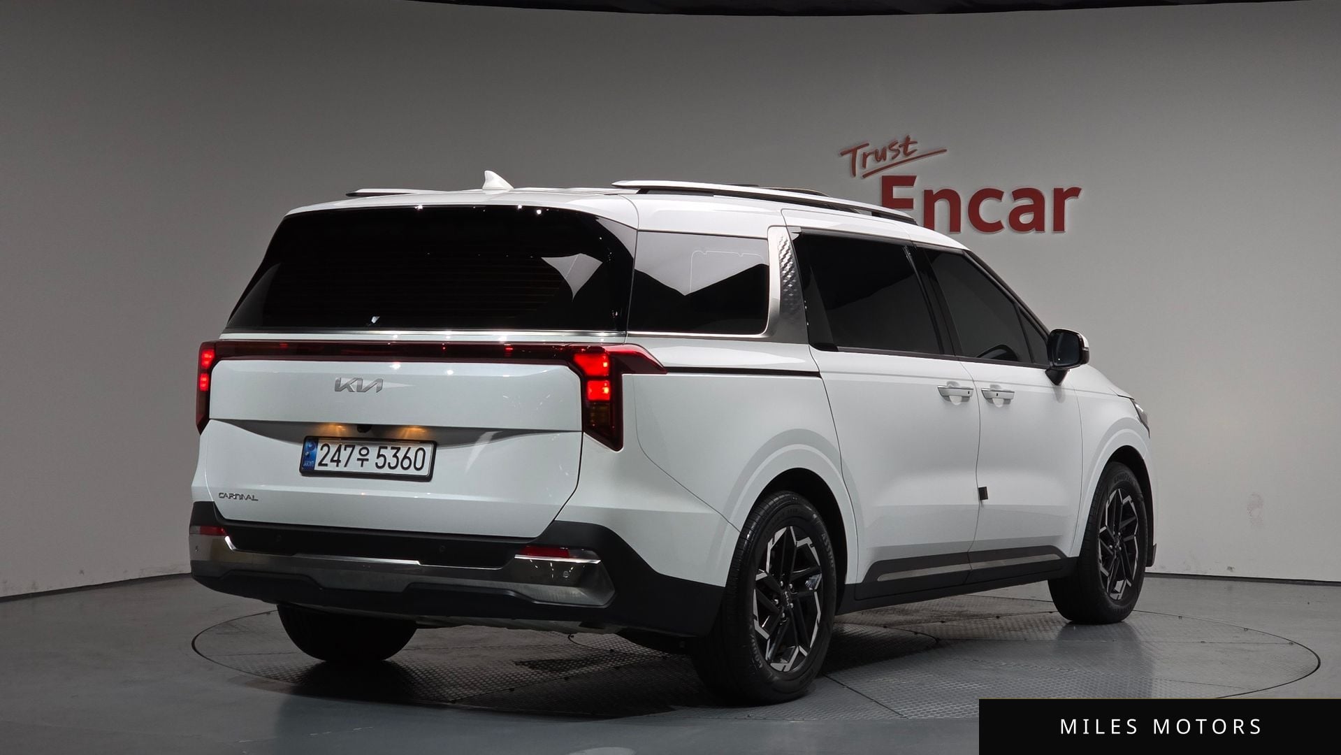 Kia Canival 2025 — фото 1 из 12