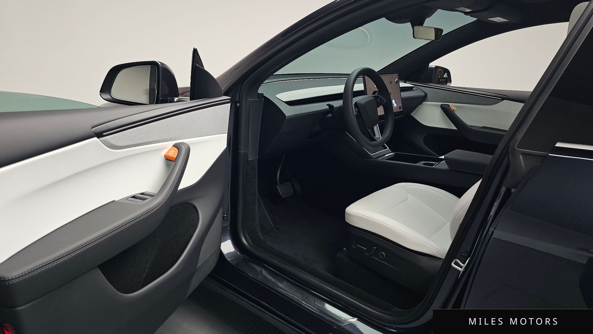 Tesla Model Y 2026 — миниатюра 12