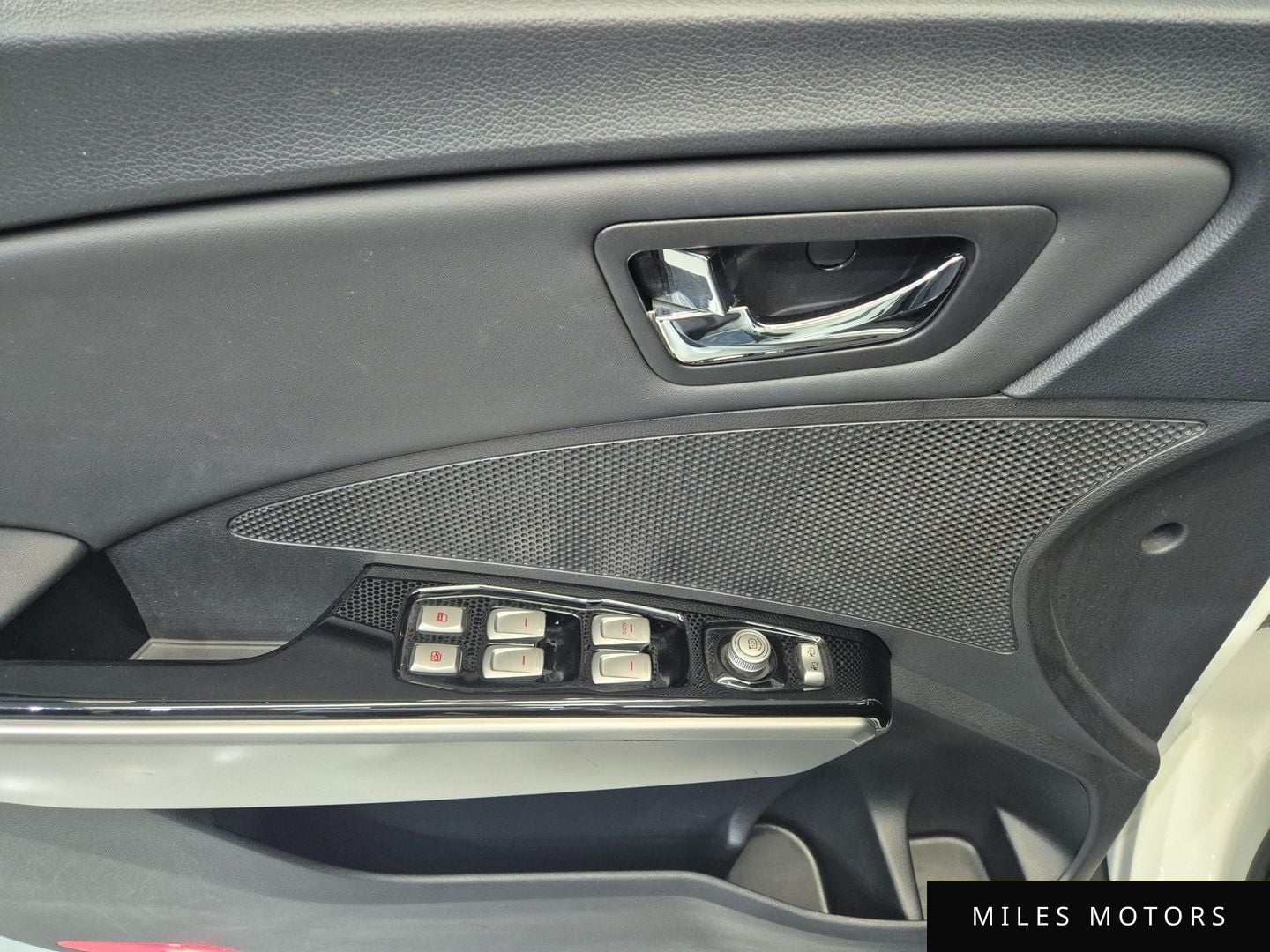 KG Mobility Tivoli 2016 — миниатюра 6