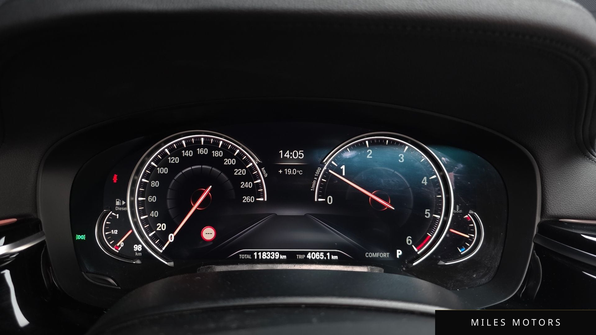 BMW 5 Series (G30) 2018 — миниатюра 11