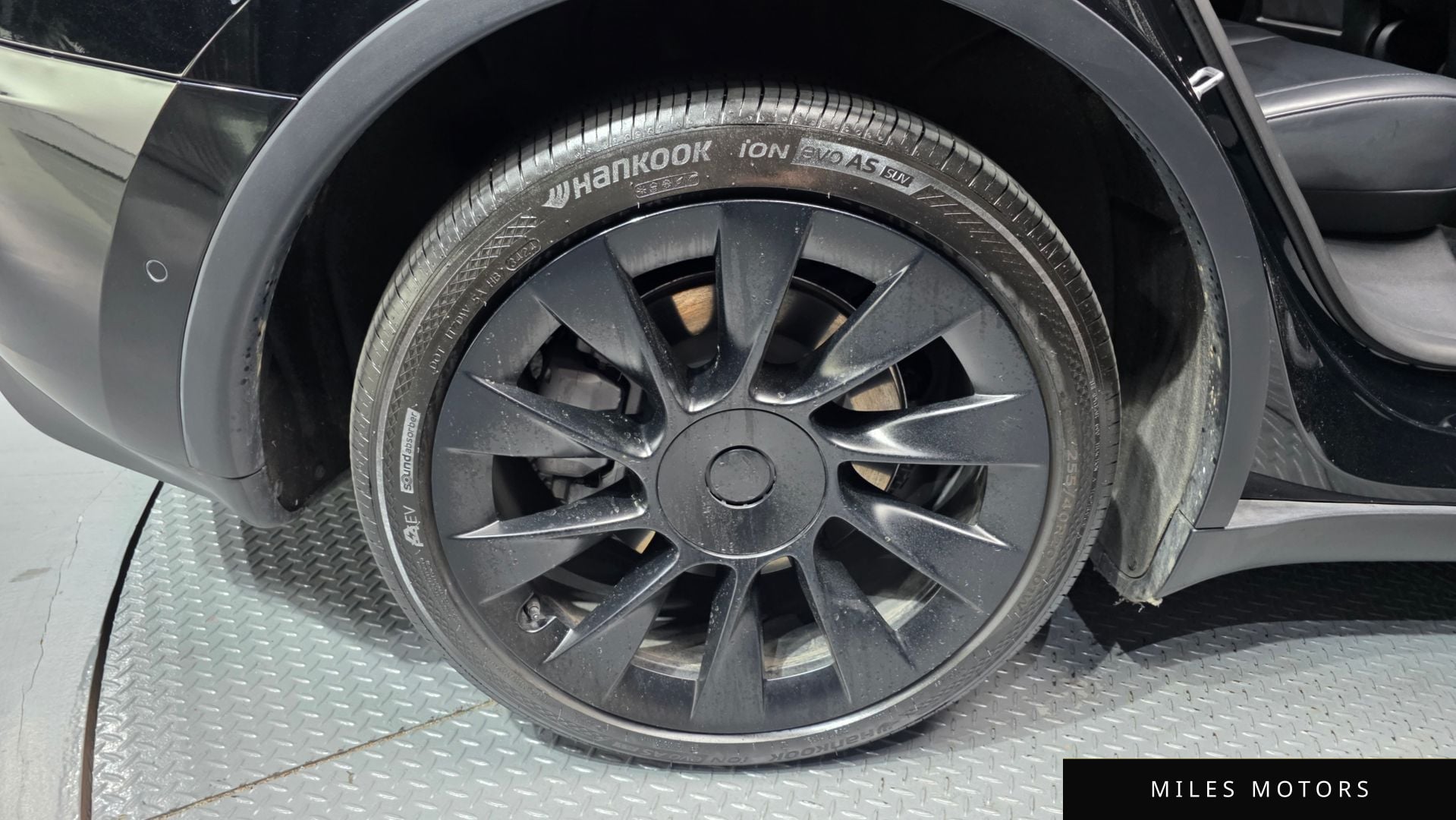 Tesla Model Y 2022 — миниатюра 5