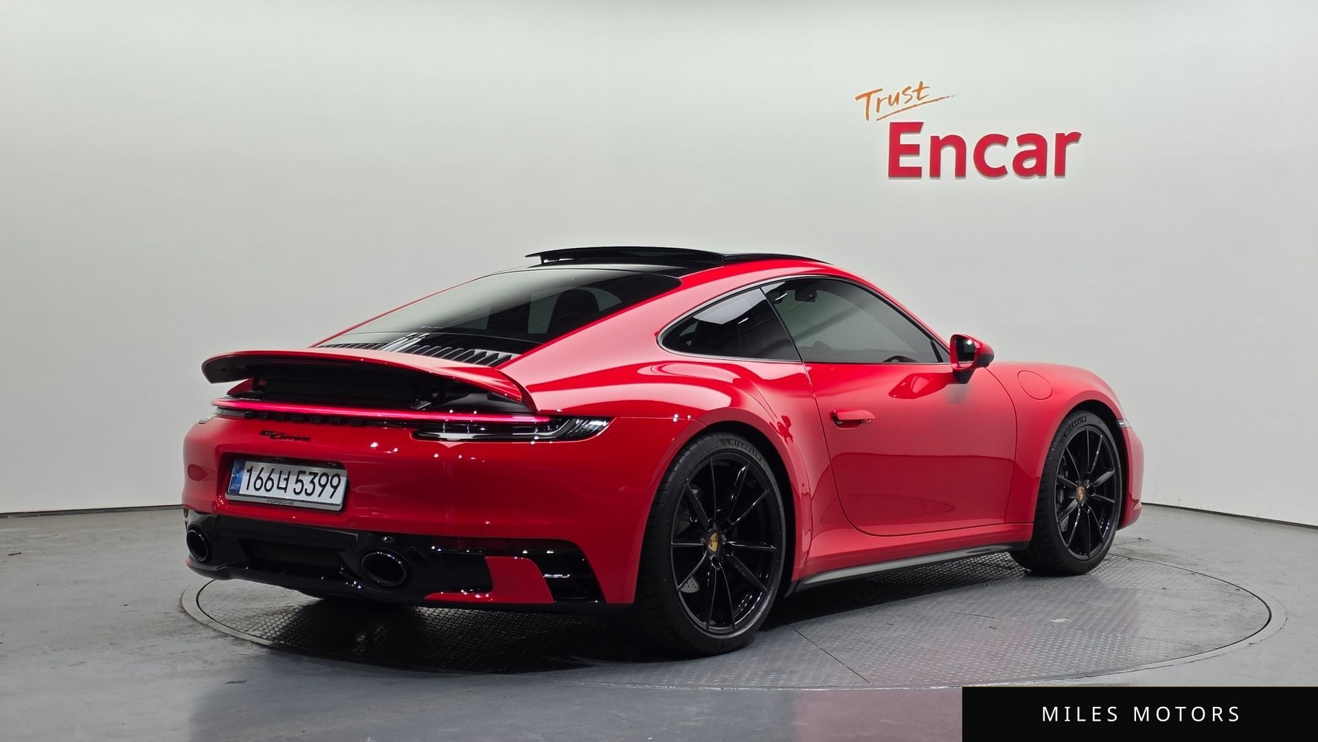 Porsche 911 (992) 2024 — миниатюра 2