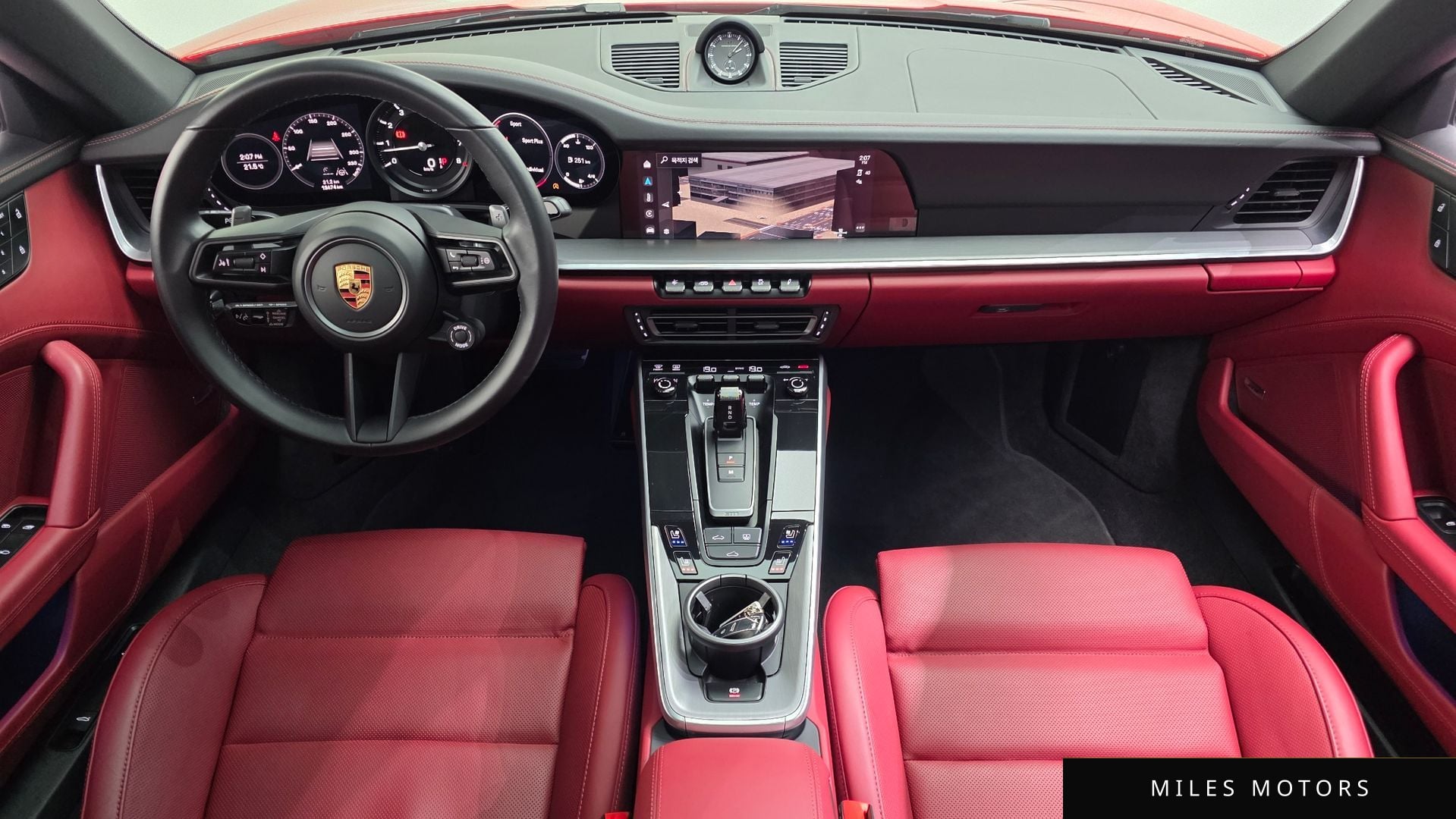 Porsche 911 (992) 2024 — миниатюра 7