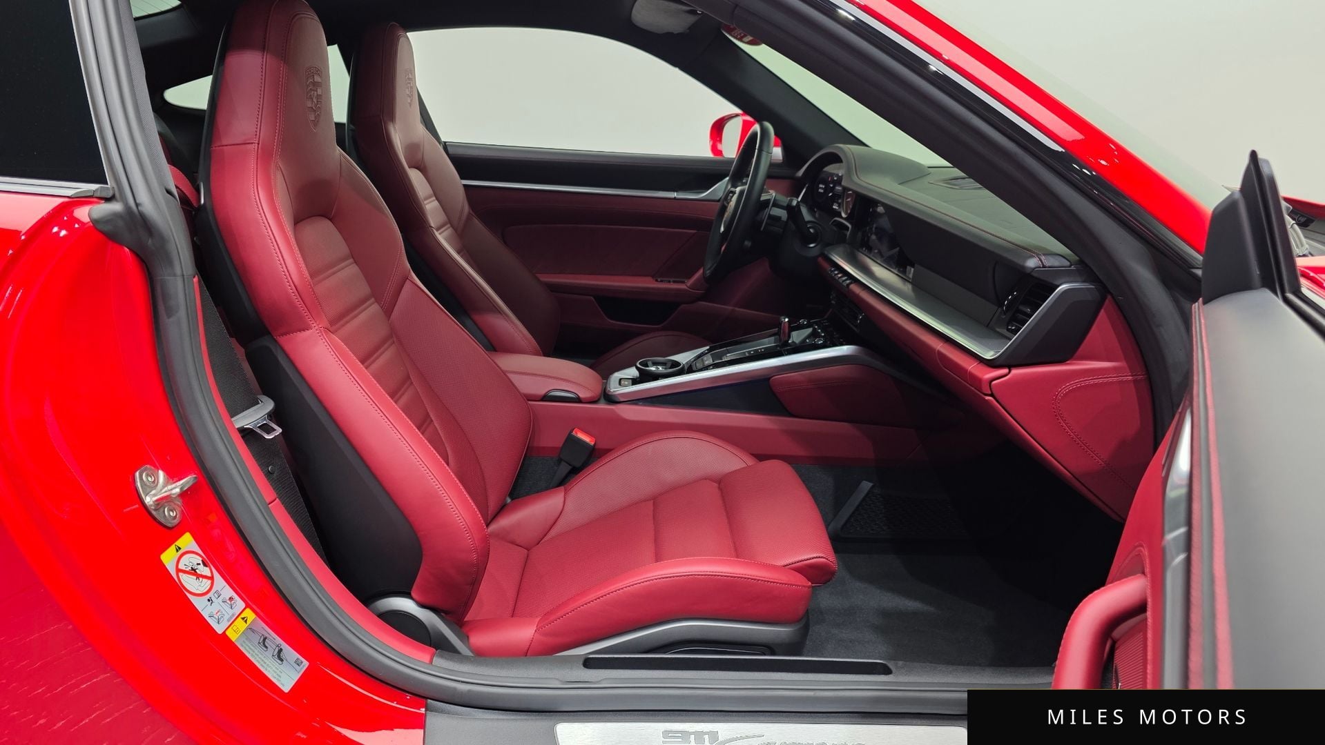 Porsche 911 (992) 2024 — миниатюра 11
