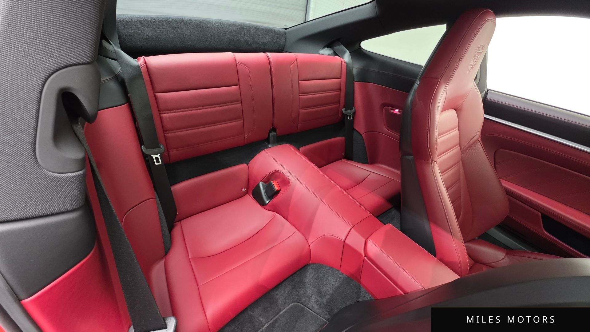 Porsche 911 (992) 2024 — миниатюра 12