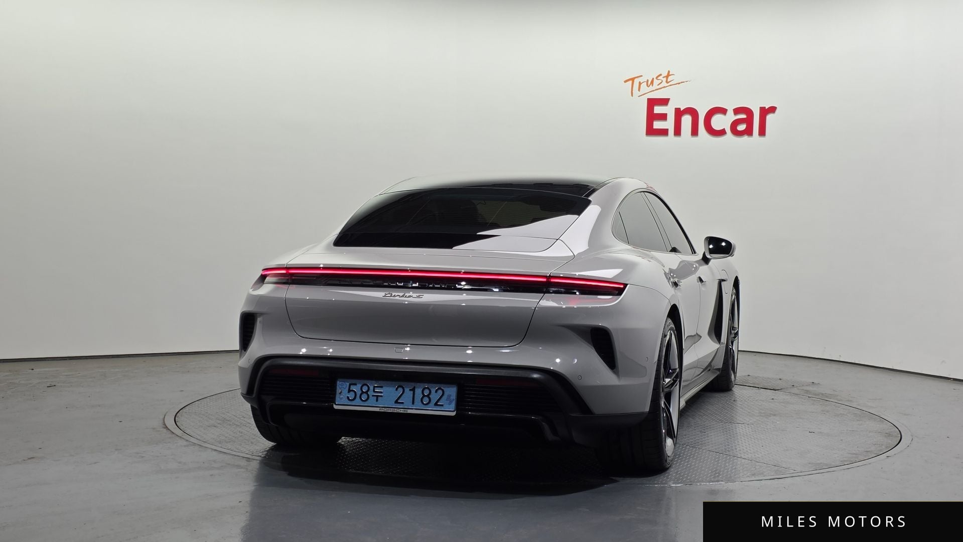 Porsche Taycan 2025 — миниатюра 4