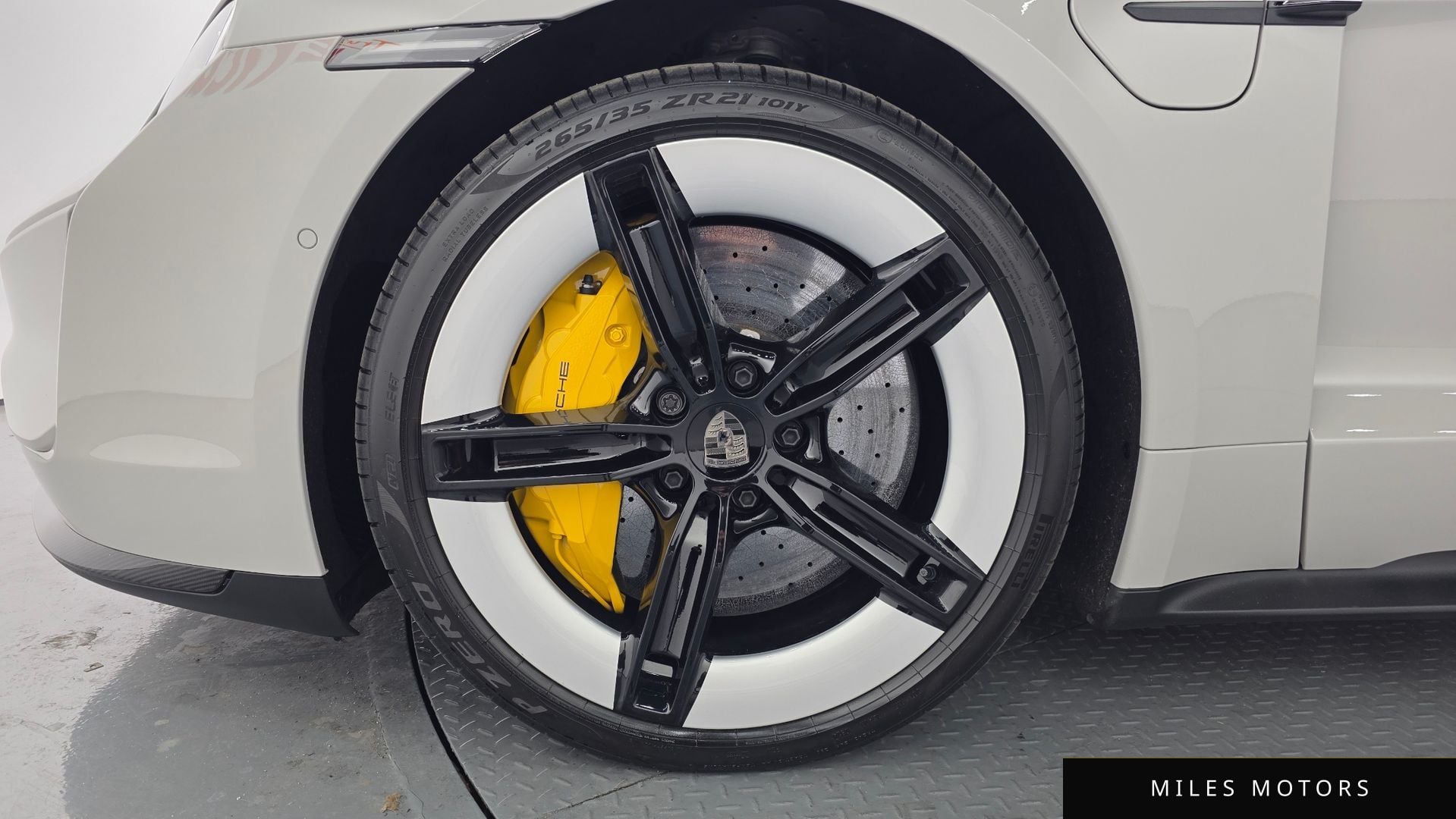 Porsche Taycan 2025 — миниатюра 5