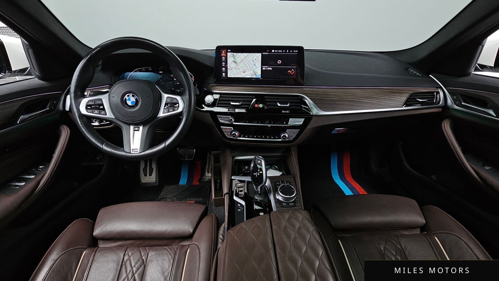 BMW 5 Series (G30) 2021 — миниатюра 9