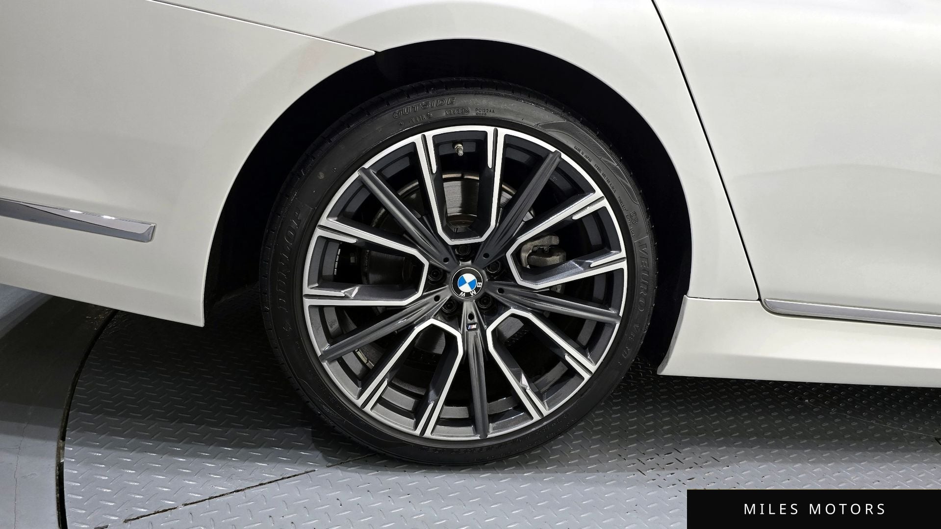 BMW 7 Series (G11) 2020 — миниатюра 5