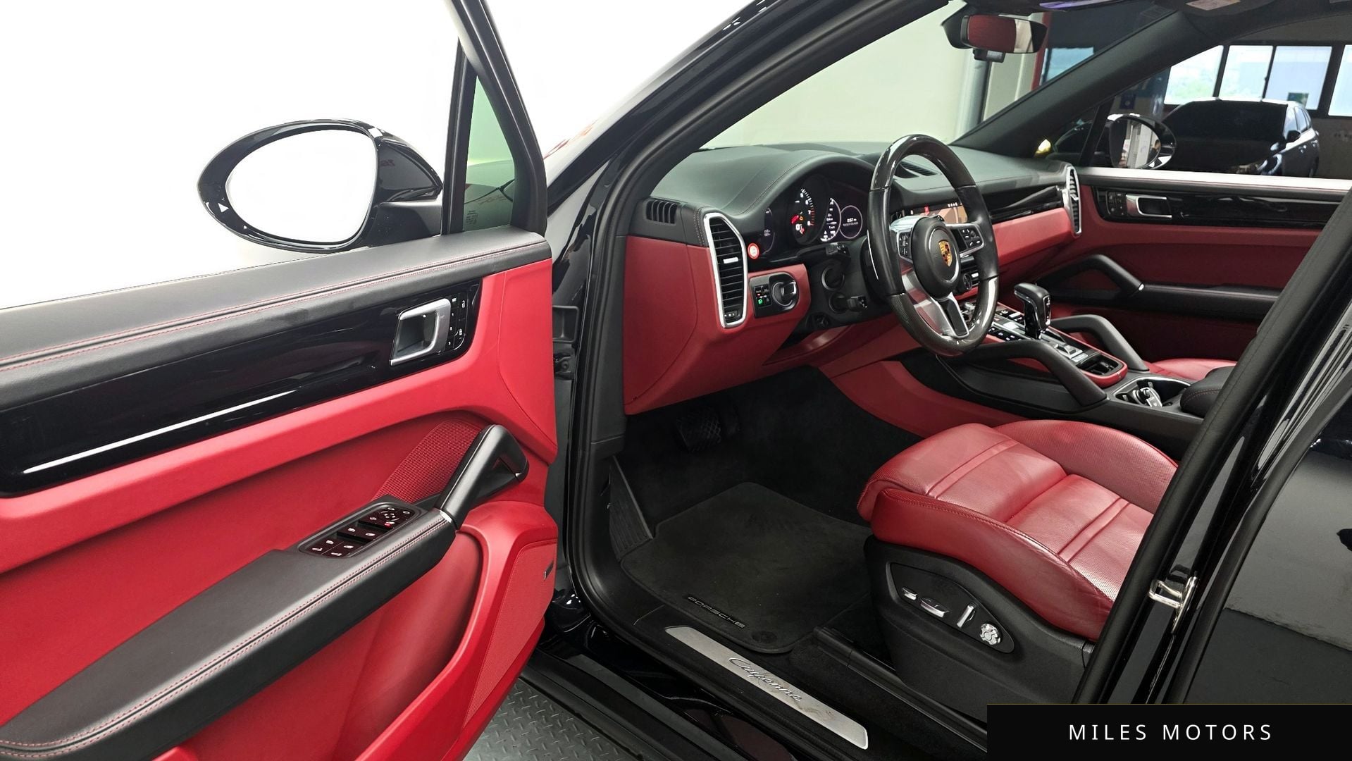 Porsche Cayenne 2021 — миниатюра 12