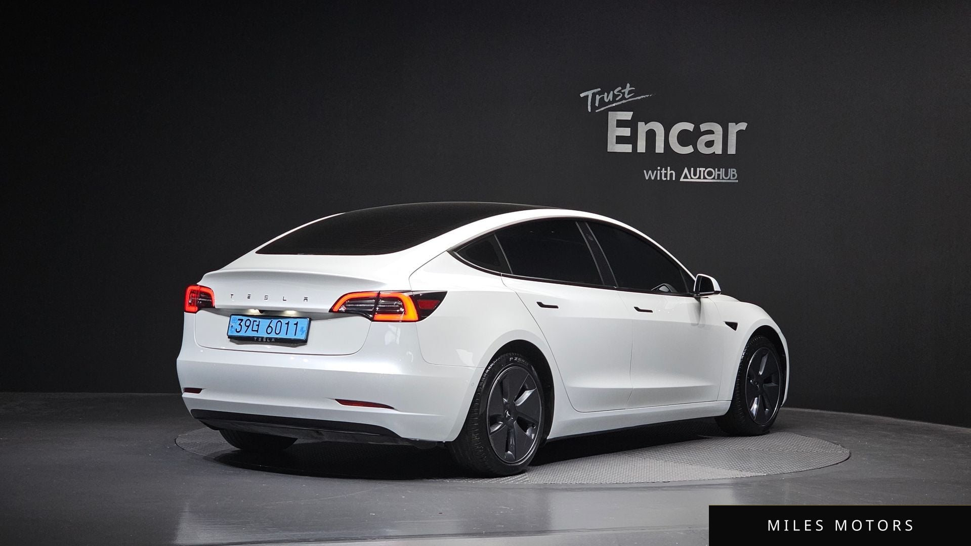 Tesla Model 3 2021 — миниатюра 2