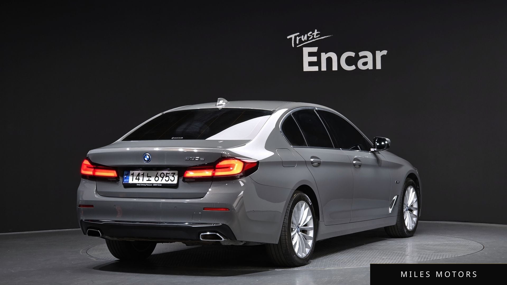BMW 5 Series (G30) 2022 — миниатюра 2