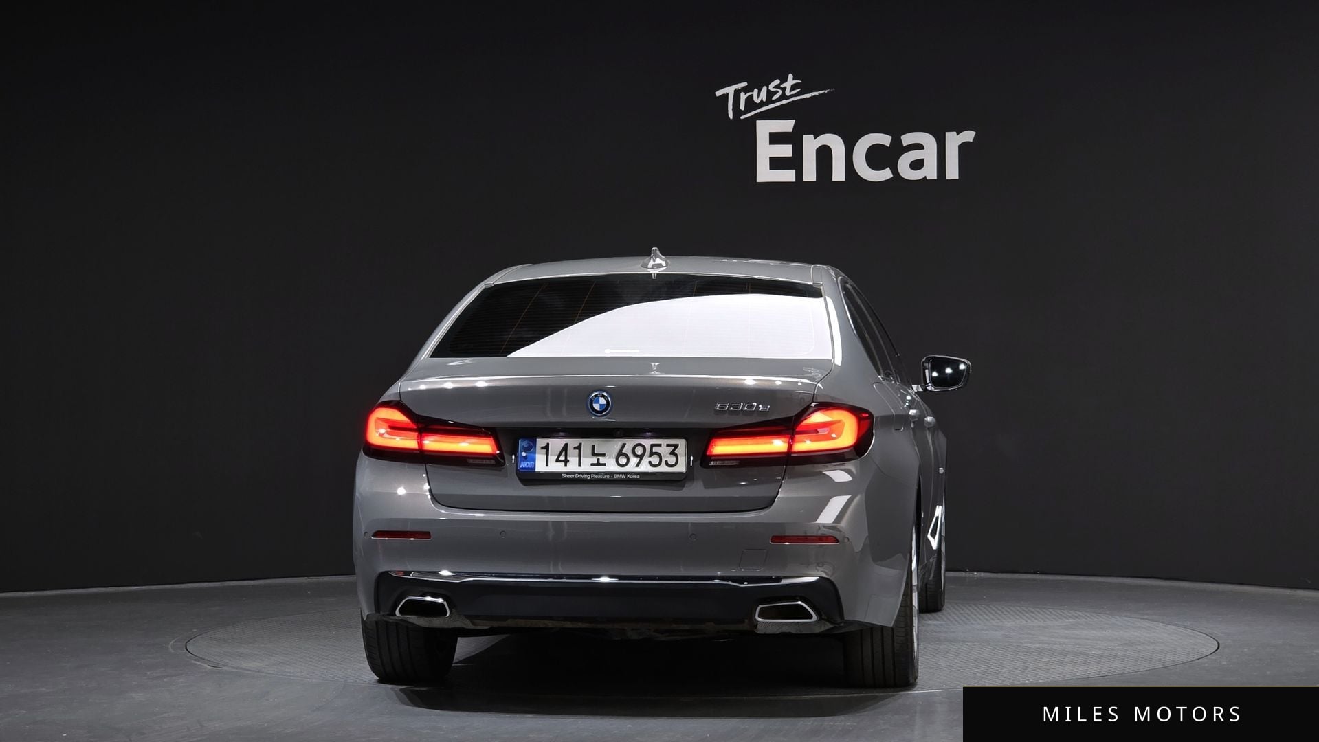 BMW 5 Series (G30) 2022 — миниатюра 4