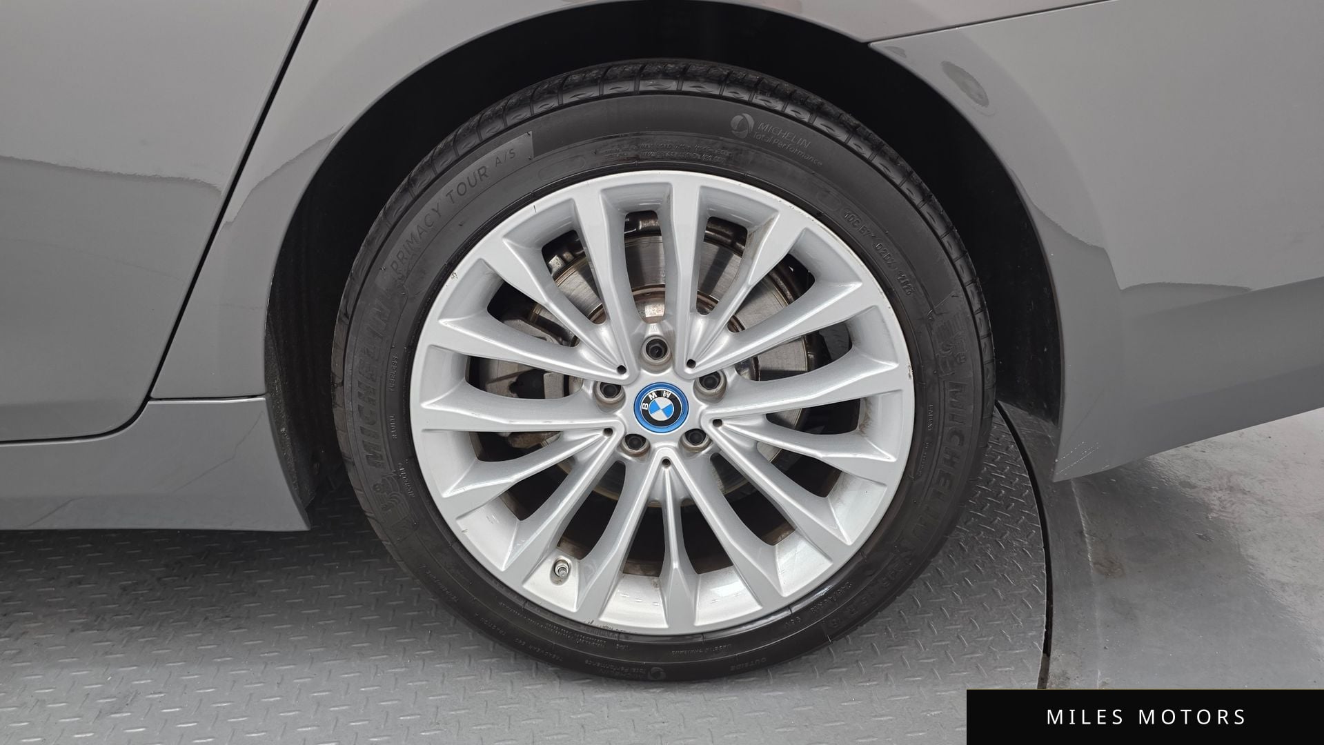 BMW 5 Series (G30) 2022 — миниатюра 7