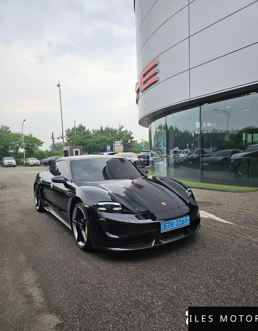 Porsche Taycan 2021 — миниатюра 5