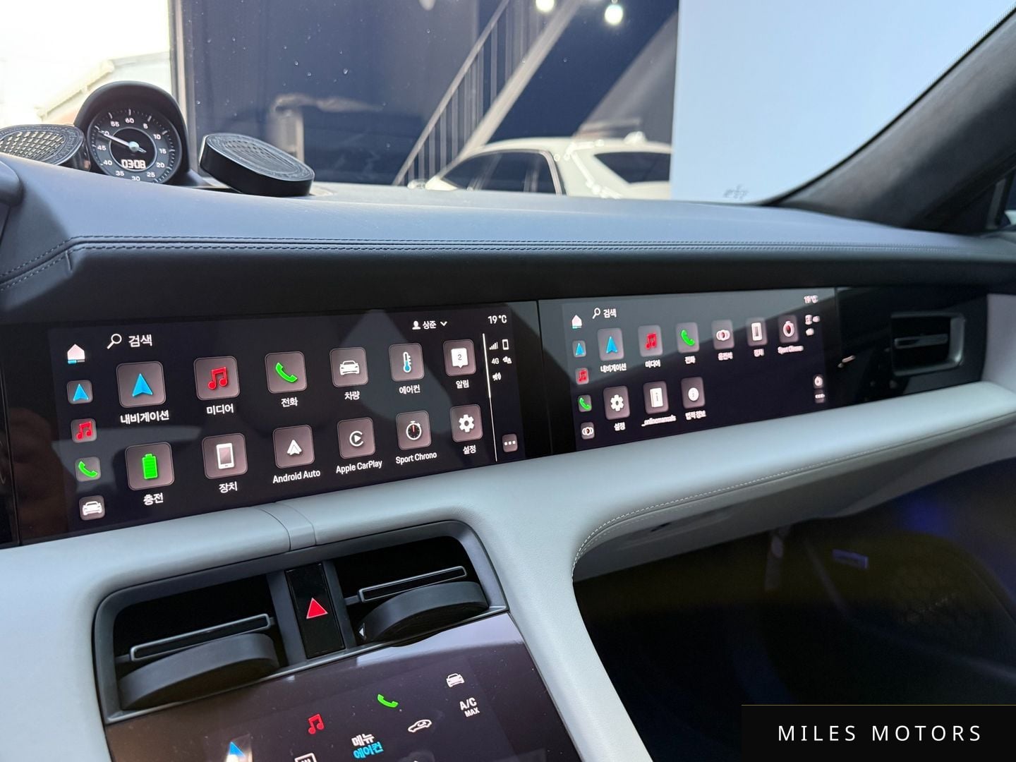 Porsche Taycan 2021 — миниатюра 7