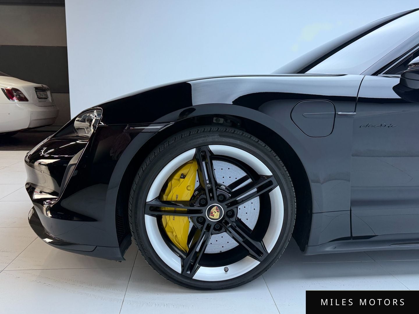 Porsche Taycan 2021 — миниатюра 12