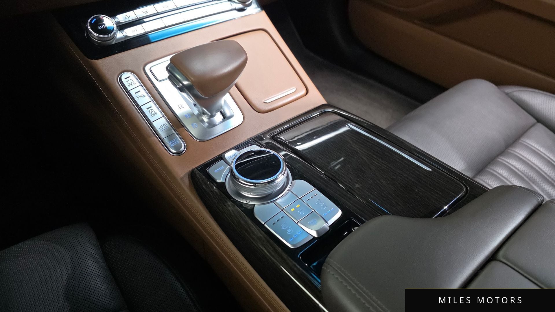 Genesis G90 2019 — миниатюра 12